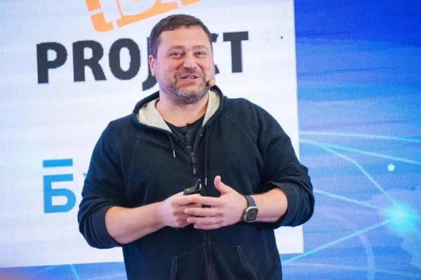 «Иногда дома даже еды не было... Я, например, до сих пор не ем макароны, потому что два года только макароны ел» - что рассказывает о своем детстве миллиардер Михаил Ломтадзе