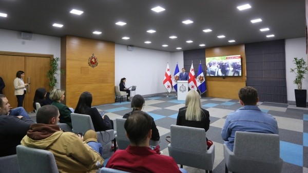 Спецназ в Грузии при разгоне акций действует «достаточно мягко» — МВД