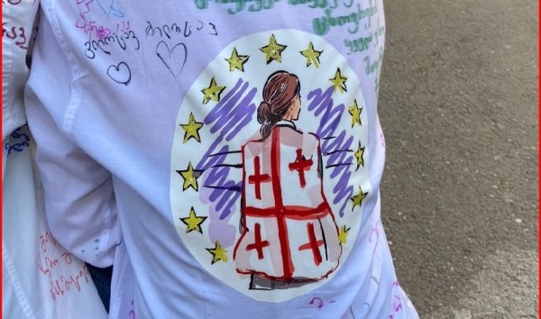 Молодежный протест: школьники пришли на проспект Руставели под флагами Грузии и ЕС