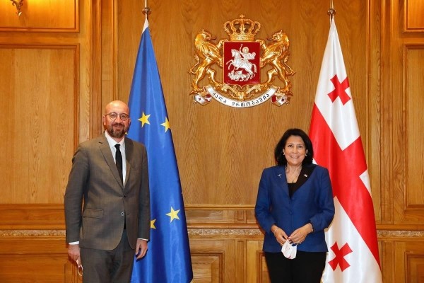 Зурабишвили по телефону обсудила события в Грузии с главой Евросовета