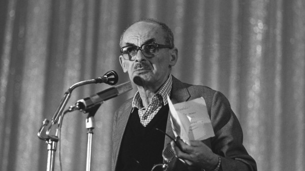 Булату Окуджава - 100 лет: "Когда на земле бушевала война…" Булату Окуджава - 100 лет: "Когда на земле бушевала война…"