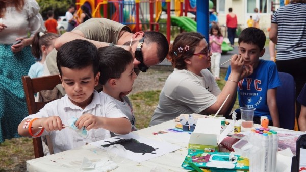 YOLO поддержала «Первый шаг» в праздновании Дня защиты детей ярким фестивалем YOLO поддержала «Первый шаг» в праздновании Дня защиты детей ярким фестивалем