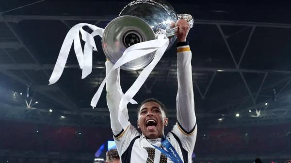 Снова «Реал» – триумф и эмоции Лиги чемпионов: «Королевский клуб «закрыл» лучший клубный чемпионат мира» (фото) Снова «Реал» – триумф и эмоции Лиги чемпионов: «Королевский клуб «закрыл» лучший клубный чемпионат мира» (фото)