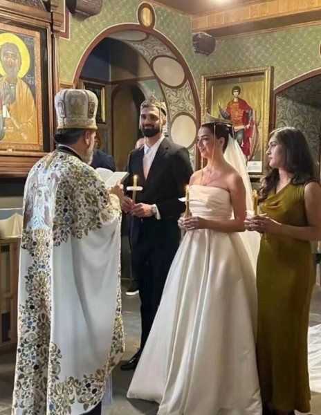 Венчание и свадьба самого дорогого в мире вратаря (фото, видео) Венчание и свадьба самого дорогого в мире вратаря (фото, видео)