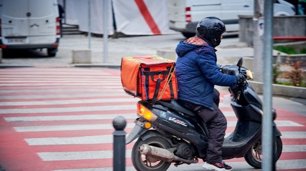 Парламент поддержал льготы для мопедов в Тбилиси в первом чтении Парламент поддержал льготы для мопедов в Тбилиси в первом чтении