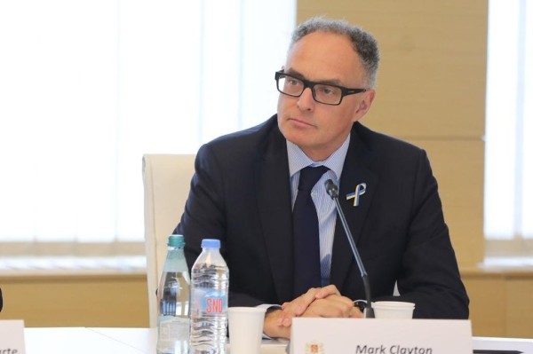 Посол Великобритании рассказал о заморозке важных сделок из-за нестабильности в Грузии Посол Великобритании рассказал о заморозке важных сделок из-за нестабильности в Грузии