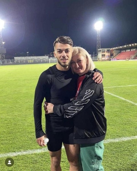 «И это сила Грузии: мать!» - грузинские футболисты с мамами: что пишет президент? «И это сила Грузии: мать!» - грузинские футболисты с мамами: что пишет президент?