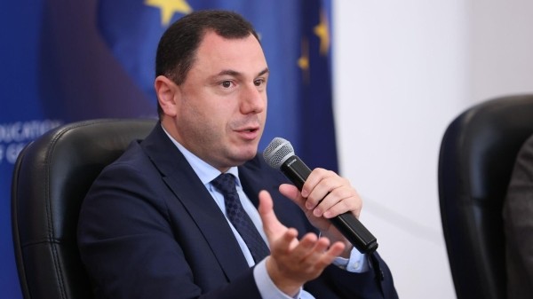 Министр обратился к абитуриентам в день начала ЕНЭ в Грузии