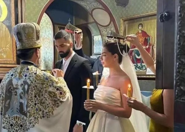 Венчание и свадьба самого дорогого в мире вратаря (фото, видео) Венчание и свадьба самого дорогого в мире вратаря (фото, видео)