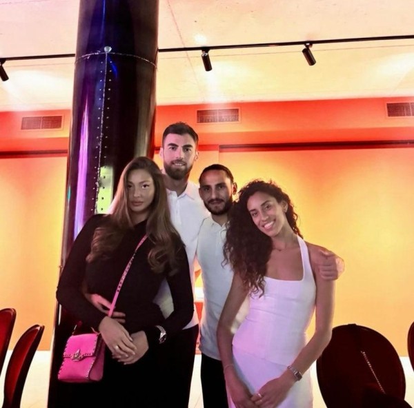 Кадры с закрытого приема: танцующие футболисты и веселье вовсю – кто был на вечеринке