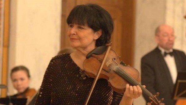 Скончалась всемирно известная скрипачка Лиана Исакадзе Скончалась всемирно известная скрипачка Лиана Исакадзе