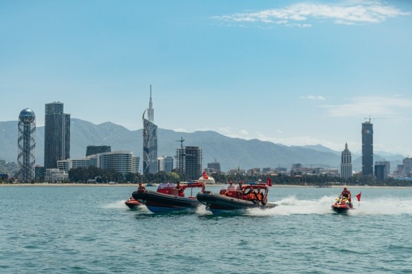 Туристка погибла в Батуми при полете с парашютом Туристка погибла в Батуми при полете с парашютом