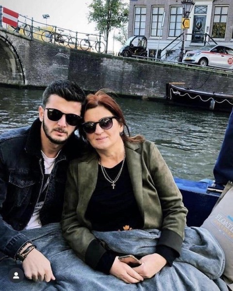 «И это сила Грузии: мать!» - грузинские футболисты с мамами: что пишет президент? «И это сила Грузии: мать!» - грузинские футболисты с мамами: что пишет президент?