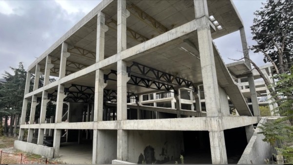 Недостроенный «Бизнес-дом» в Тбилиси продали Нацбанку за $10,6 млн Недостроенный «Бизнес-дом» в Тбилиси продали Нацбанку за $10,6 млн