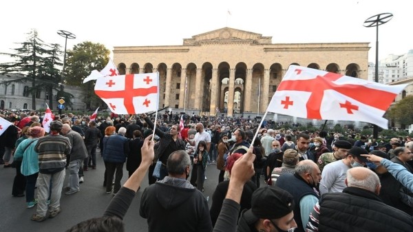 Иностранные доноры финансируют в Грузии "Фестиваль авторитаризма" – премьер