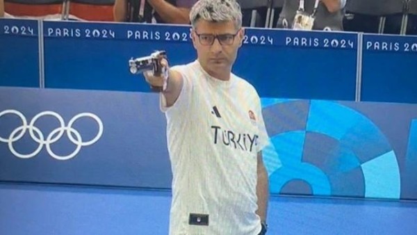 Бывший военный, который любит танцы и животных: как живет турецкий спортсмен, ставший звездой интернета: «Он одинок, у него есть дочь» Бывший военный, который любит танцы и животных: как живет турецкий спортсмен, ставший звездой интернета: «Он одинок, у него есть дочь»