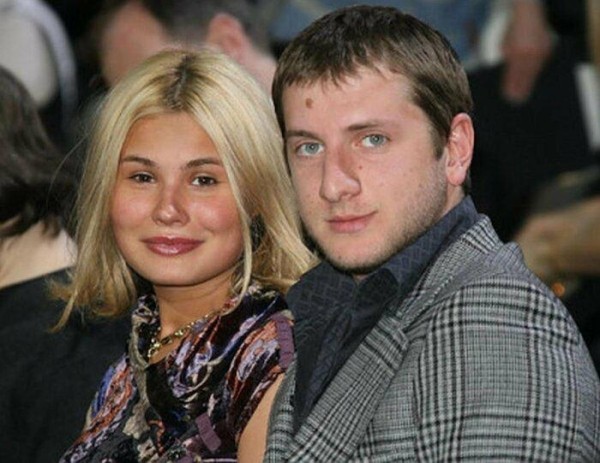 «Дочь Михалкова вышла замуж против воли отца, теперь же бывший муж-грузин увез сына в Тбилиси» - На кого похож Иван и что пишут СМИ «Дочь Михалкова вышла замуж против воли отца, теперь же бывший муж-грузин увез сына в Тбилиси» - На кого похож Иван и что пишут СМИ