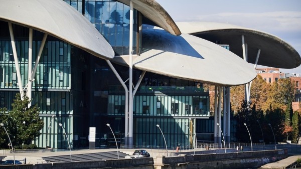 Иностранцы смогут получить медицинскую страховку в Домах юстиции Грузии