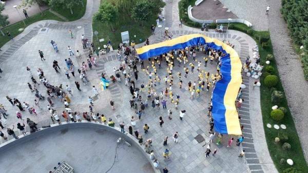 День государственного флага Украины отметят в Тбилиси шествием по Мосту мира