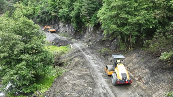 В Грузии потратят десятки миллионов лари, чтобы сделать дорогу в Тушетию безопаснее В Грузии потратят десятки миллионов лари, чтобы сделать дорогу в Тушетию безопаснее