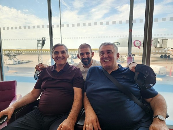 Лаша Талахадзе, Гено Петриашвили и Гиви Мачарашвили вернулись с Олимпиады – встреча в аэропорту (фото, видео) Лаша Талахадзе, Гено Петриашвили и Гиви Мачарашвили вернулись с Олимпиады – встреча в аэропорту (фото, видео)