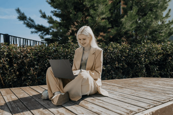 ZenBook S 16: Высокотехнологичный ноутбук для деловых людей