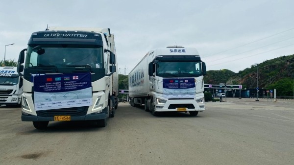 Верхний Ларс сегодня: проезда в Грузию ожидают почти 5 тысяч грузовиков Верхний Ларс сегодня: проезда в Грузию ожидают почти 5 тысяч грузовиков