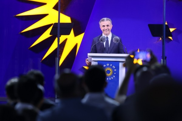 «Грузинская мечта» обещает уточнить запись об особой роли Церкви в Конституции «Грузинская мечта» обещает уточнить запись об особой роли Церкви в Конституции