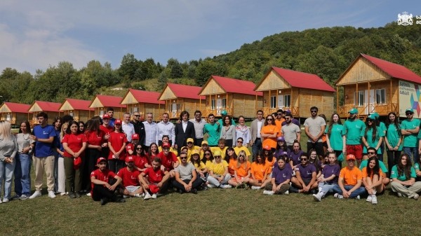 Каладзе рассказал молодежи о важности спорта и здорового образа жизни Каладзе рассказал молодежи о важности спорта и здорового образа жизни