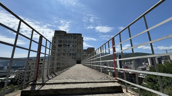 Мосты уникальных советских высоток в Тбилиси никто не хочет ремонтировать
