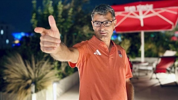 Бывший военный, который любит танцы и животных: как живет турецкий спортсмен, ставший звездой интернета: «Он одинок, у него есть дочь» Бывший военный, который любит танцы и животных: как живет турецкий спортсмен, ставший звездой интернета: «Он одинок, у него есть дочь»