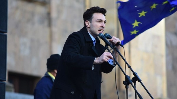 Борьба за умы: грузинские власти начали неравную борьбу с многотысячной армией НПО