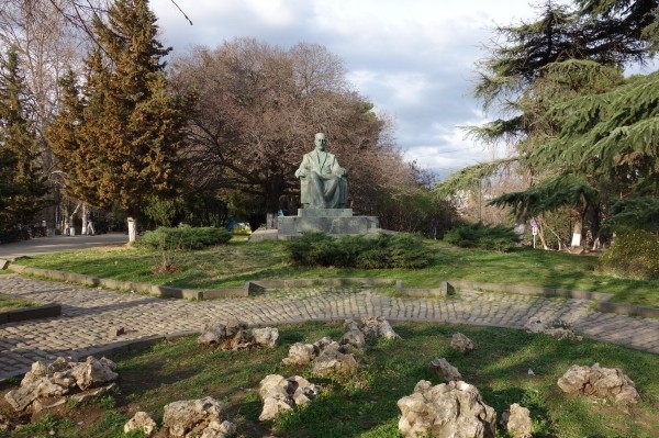 Власти Тбилиси начинают ремонт Верийского парка