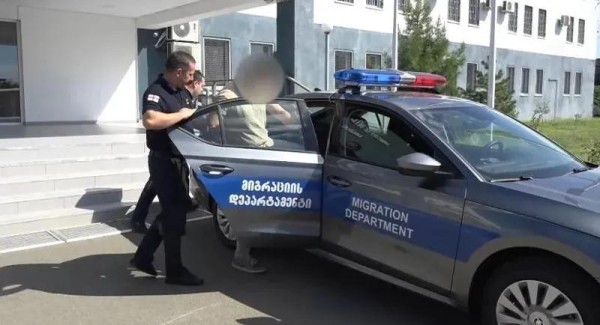 Сотрудники Департамента миграции выдворили из Грузии 33 иностранцев Сотрудники Департамента миграции выдворили из Грузии 33 иностранцев