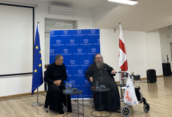 «Один человек плюс Бог – это уже большинство». Проповедник Андрей Кураев прочитал лекцию в Тбилиси