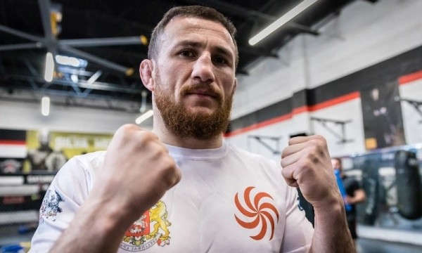 Грузинский чемпион UFC потратит миллион лари на благотворительность