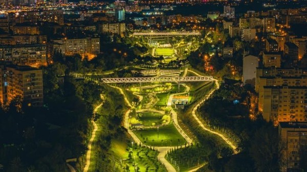 Как выглядит самый большой парк Тбилиси - "Два озера и соединяющая их река, кафе, беседки" (фото) Как выглядит самый большой парк Тбилиси - "Два озера и соединяющая их река, кафе, беседки" (фото)