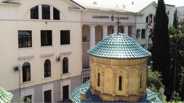 Патриархия Грузии заявила, что вне политики, но поддерживает выбор «за мир и христианские ценности»