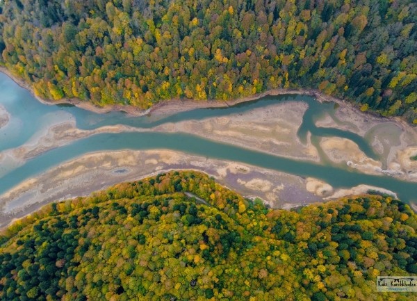 Водохранилище Шаори в Рача сильно обмелело, причиной называют засуху Водохранилище Шаори в Рача сильно обмелело, причиной называют засуху