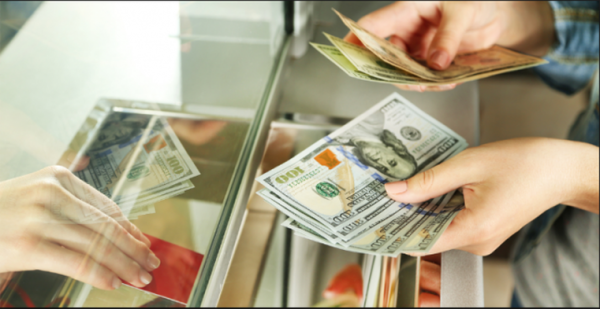 Нацбанк Грузии опять продал доллары для удержания курса лари Нацбанк Грузии опять продал доллары для удержания курса лари
