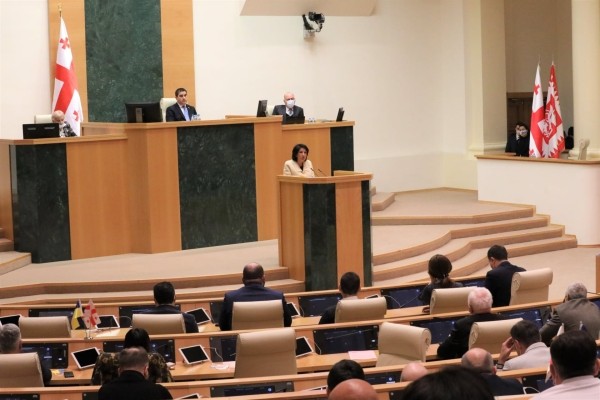 «Грузинская мечта» собрала подписи для новой попытки импичмента Зурабишвили