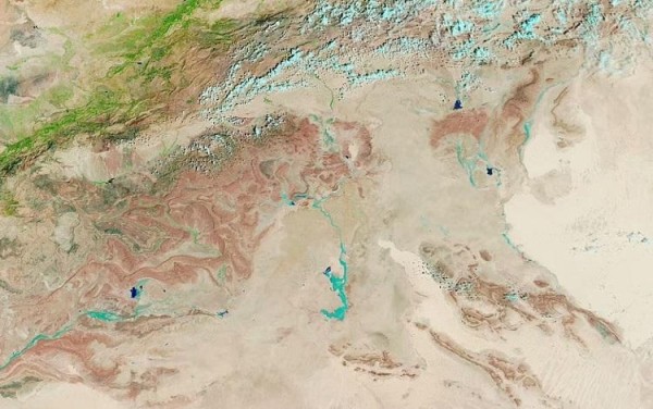 Часть Сахары затопило - фото самой сухой пустыни на Земле, где редкие осадки создали невероятные пейзажи Часть Сахары затопило - фото самой сухой пустыни на Земле, где редкие осадки создали невероятные пейзажи