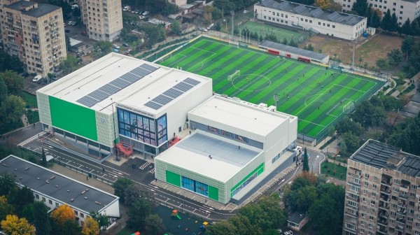 На окраине Тбилиси открыли новый многофункциональный спорткомплекс На окраине Тбилиси открыли новый многофункциональный спорткомплекс