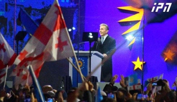 Бидзина Иванишвили о конституционном большинстве – легитимация такой степени в зародыше пресечет возврат власти путем революции Бидзина Иванишвили о конституционном большинстве – легитимация такой степени в зародыше пресечет возврат власти путем революции