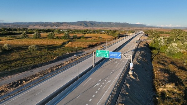 Завершилось строительство скоростной автомагистрали между Тбилиси и Сагареджо Завершилось строительство скоростной автомагистрали между Тбилиси и Сагареджо