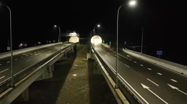 «Расстояние сократится наполовину» - открыт дополнительно 12-километровый участок магистрали Рикоти: в какую сумму обошлись масштабные работы?