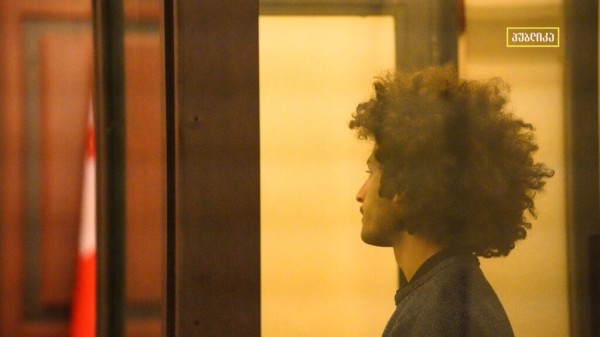 Суд оставил в заключении активиста, обвиняемого в нападении на полицейских на акции в Тбилиси