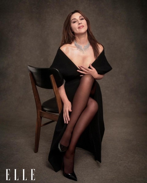 «И кто сказал, что совершенства не существует?» - новая фотосессия 60-летней Моники Беллуччи «И кто сказал, что совершенства не существует?» - новая фотосессия 60-летней Моники Беллуччи