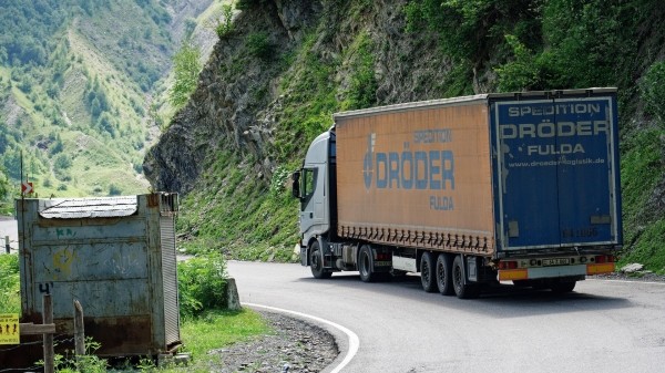 Упрощается процедура выдачи разрешений на международные перевозки в Грузии