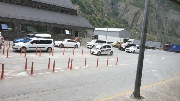 Грузия приостановила работу ТПП "Казбеги" на границе с Россией Грузия приостановила работу ТПП "Казбеги" на границе с Россией